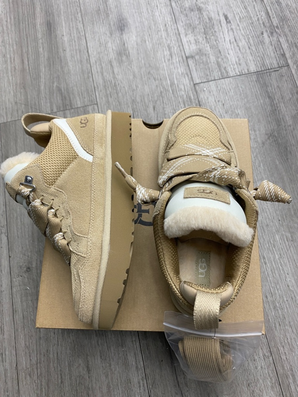 UGG W Lowmell Women’s Slippers – Sand